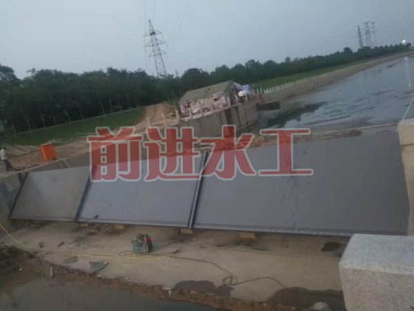 下臥式翻板鋼国产CHINESE男男麻豆